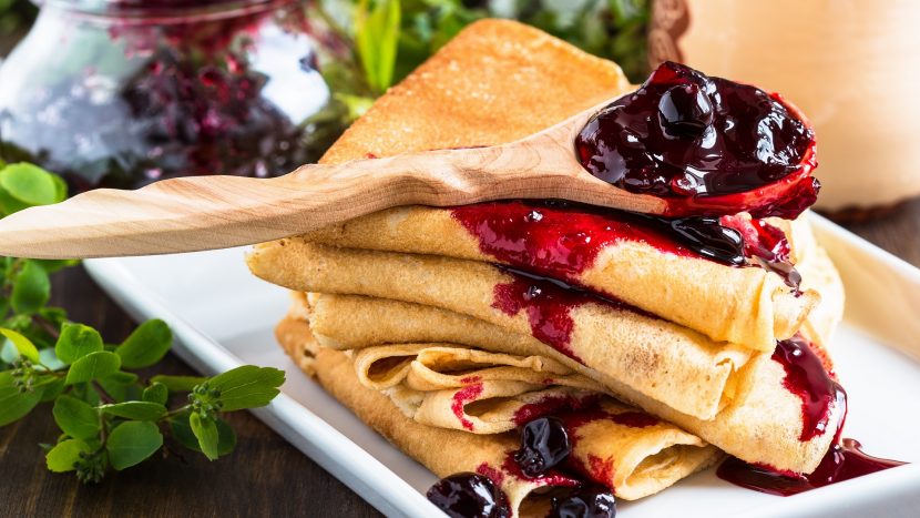 Pannukakkuja ja hilloa